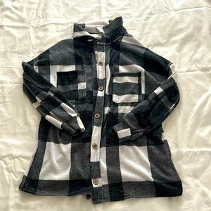 Women’s size M black and white flannel button up